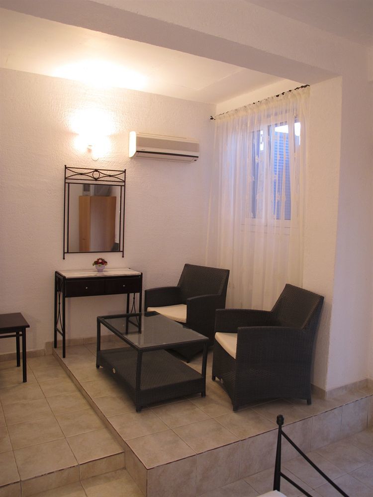 Agnanti Beach Apartments Archangelos  Bagian luar foto